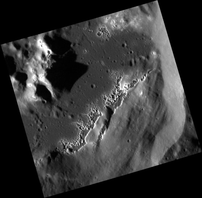 Межпланетная станция «Мессенджер»: лучшие фотографии Меркурия за 2014 год