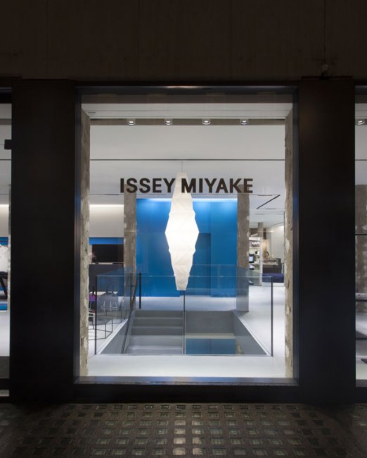 Флагманский бутик ISSEY MIYAKE в Лондоне