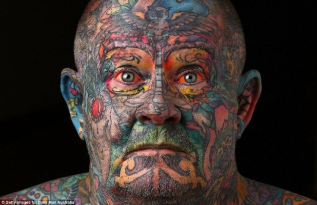 Австралиец забил татуировками все тело