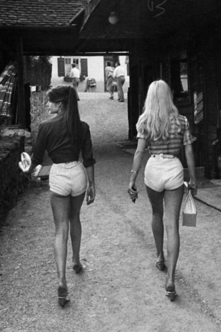 Выразительная сексуальность девушек 70-х годов