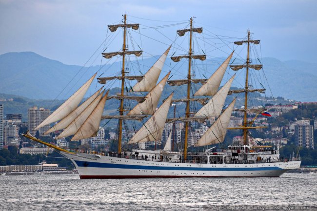 Фантастическое зрелище: паруса над Чёрным морем