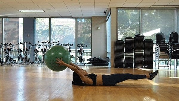 Самые эффективные упражнения с фитболом для плоского живота и талии
