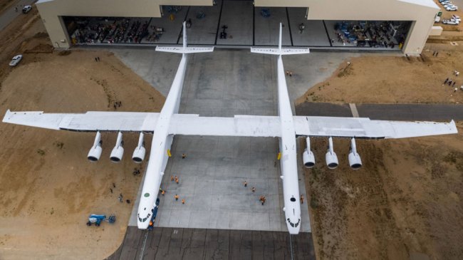 Как выглядит самолет с рекордной длиной крыльев