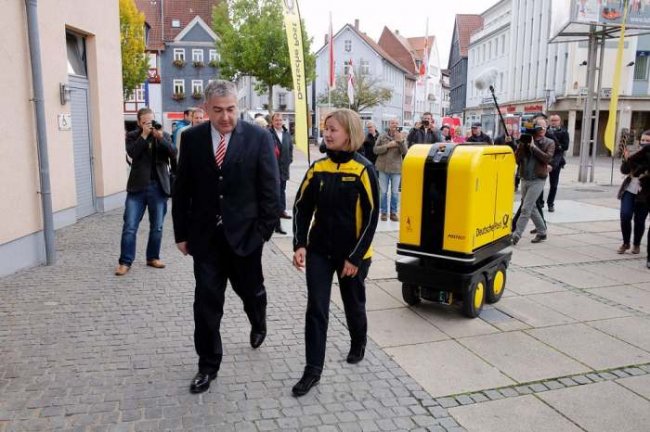 В Германии создали робота-помощника для почтальонов и курьеров