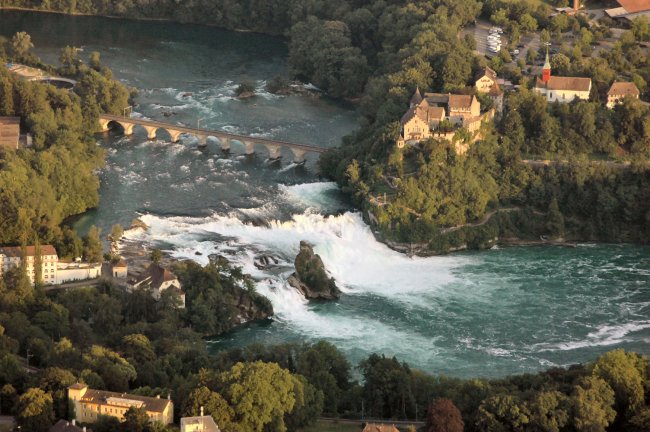 Гордость Швейцарии - Рейнский водопад 