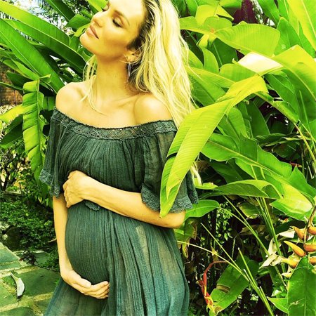 Супер-модель Кэндис Свейнпол ждет второго ребенка