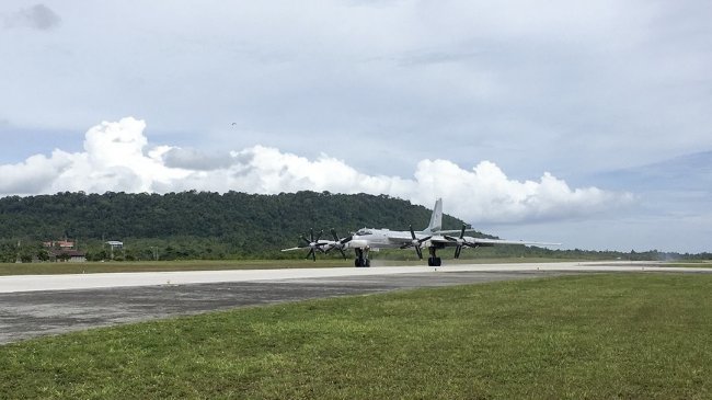Бомбардировщики Ту-95МС и транспортные самолеты Ил-76 впервые прибыли в Индонезию