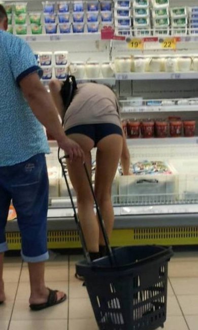 Сексуальные покупательницы в супермаркетах