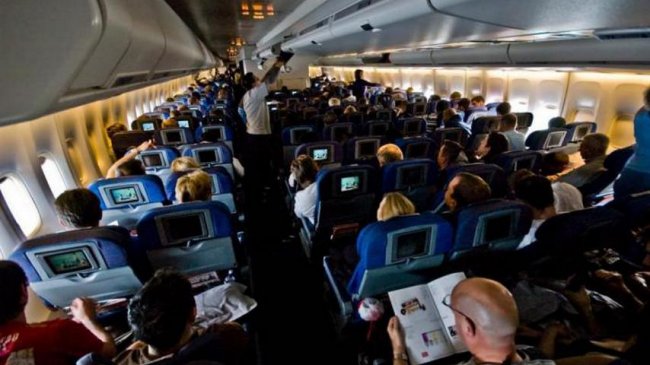 Чистят ли кресла в самолетах после каждого рейса? 