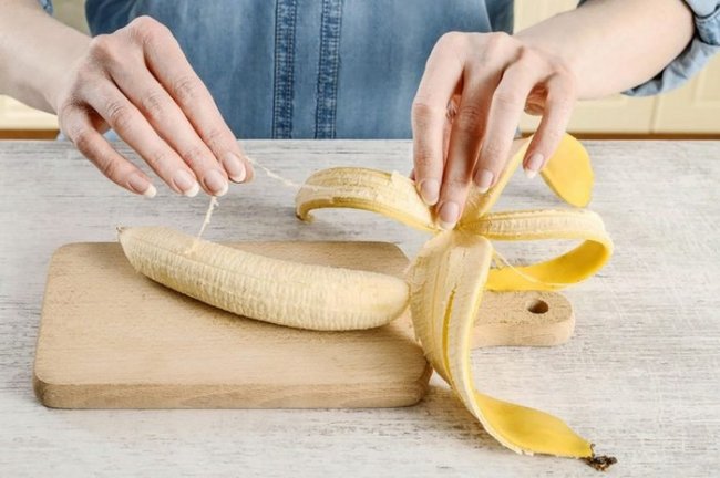 Как правильно есть бананы