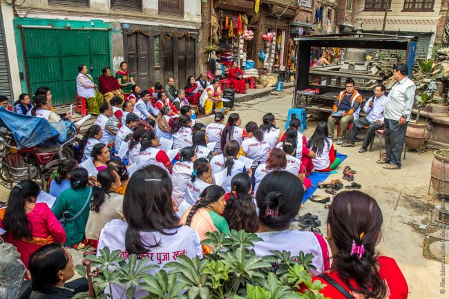 Жизнь в нищете: один день в семье непальских шерпов
