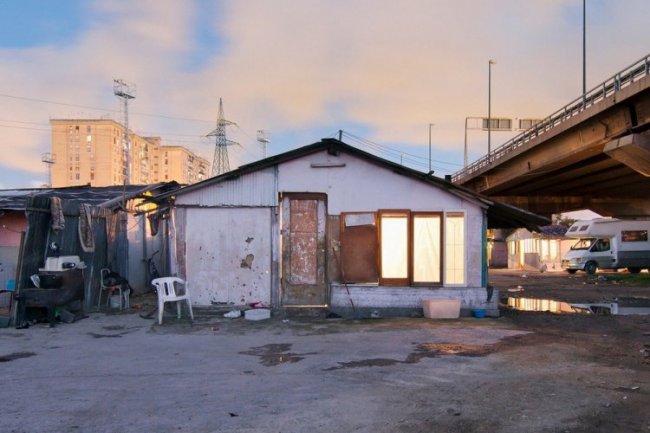 Жизнь цыган-беженцев на юге Италии