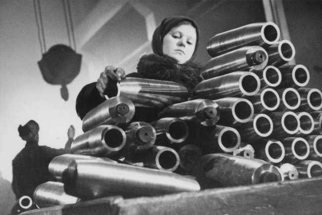 Магия оружия: заводы Второй мировой войны в фотографиях
