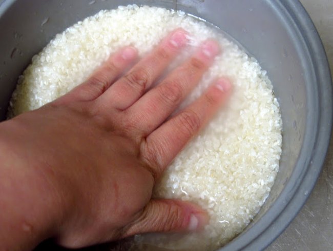 Распространенная ошибка при варке риса, которая может дорого обойтись