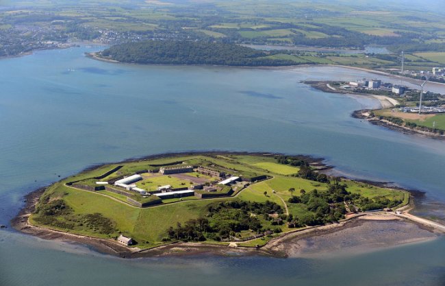 Как выглядят знаменитые тюрьмы-острова