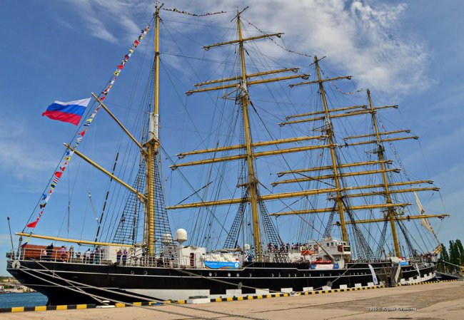 Российское парусное судно Крузенштерн отправится в Антарктиду в 2019 году