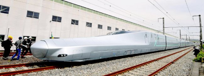 Самый быстрый поезд в мире из Японии
