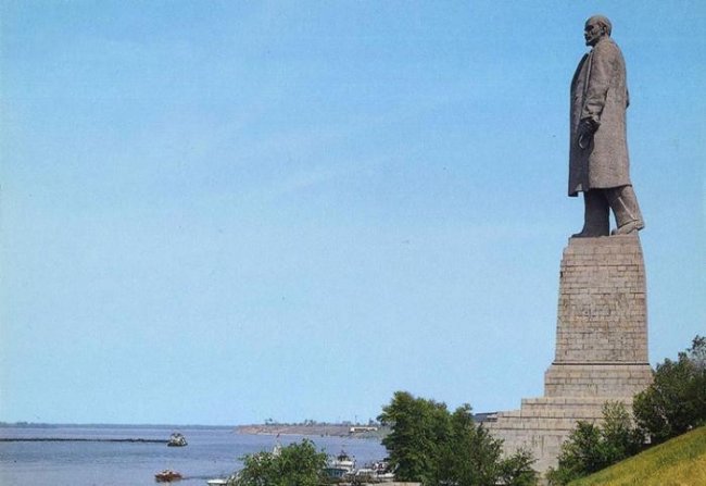 Самые высокие статуи мира (30 фото)