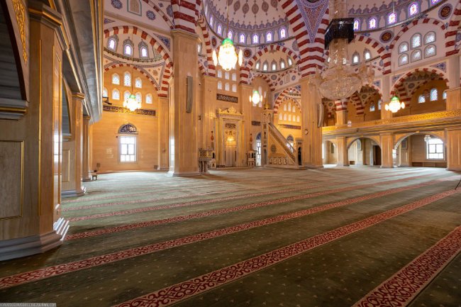 Мечеть «Сердце Чечни» в Грозном