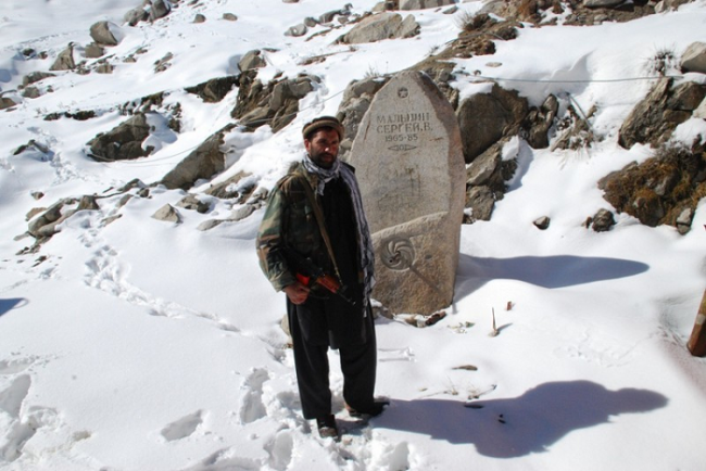 Почему моджахеды не снесли памятник советскому солдату Мальцыну