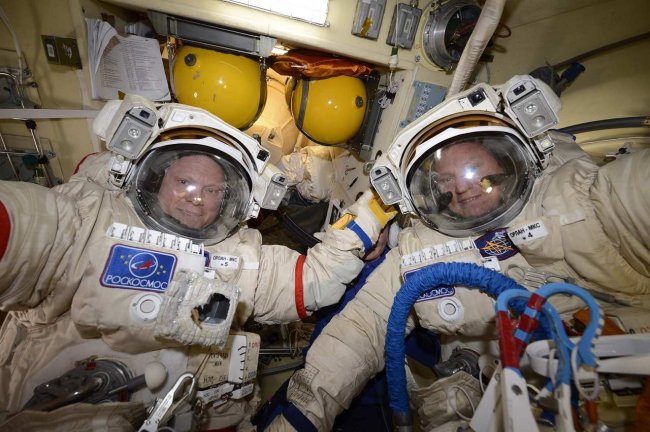 Какая зарплата у космонавтов