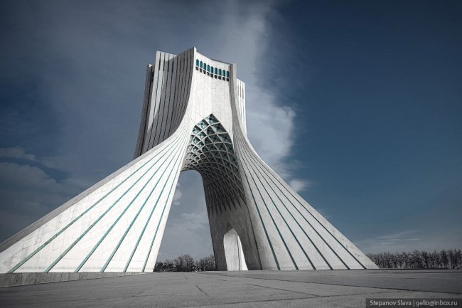 Башня Азади — символ свободы Ирана