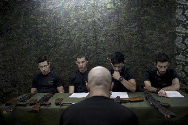 Как проходят военные учения израильских старшеклассников