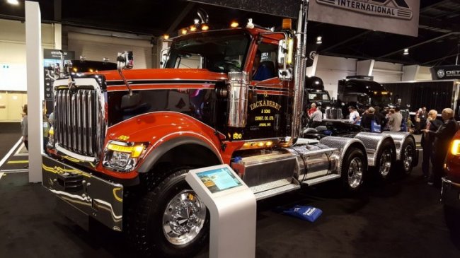 Выставка американских грузовиков в Канаде
