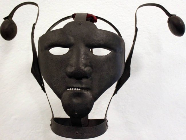 Самые страшные и необычные маски для лица