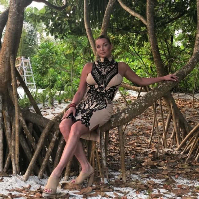 Анастасия Волочкова отдыхает на Мальдивах