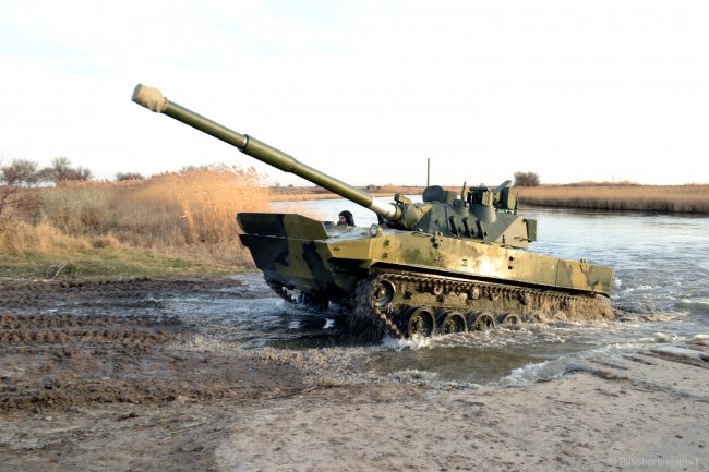 Испытания плавающего танка "Спрут-СДМ1" завершатся в начале 2022 года