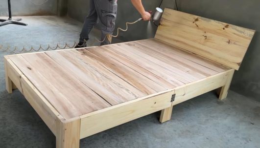 Деревянная складная кровать