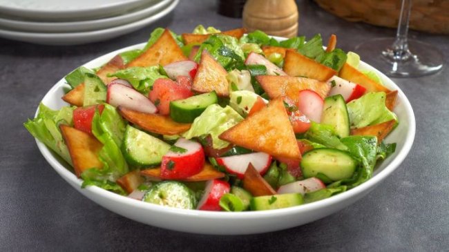 ФАТТУШ - ливанский салат из овощей
