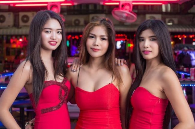 Как отличить настоящую девушку от ледибоя в Таиланде